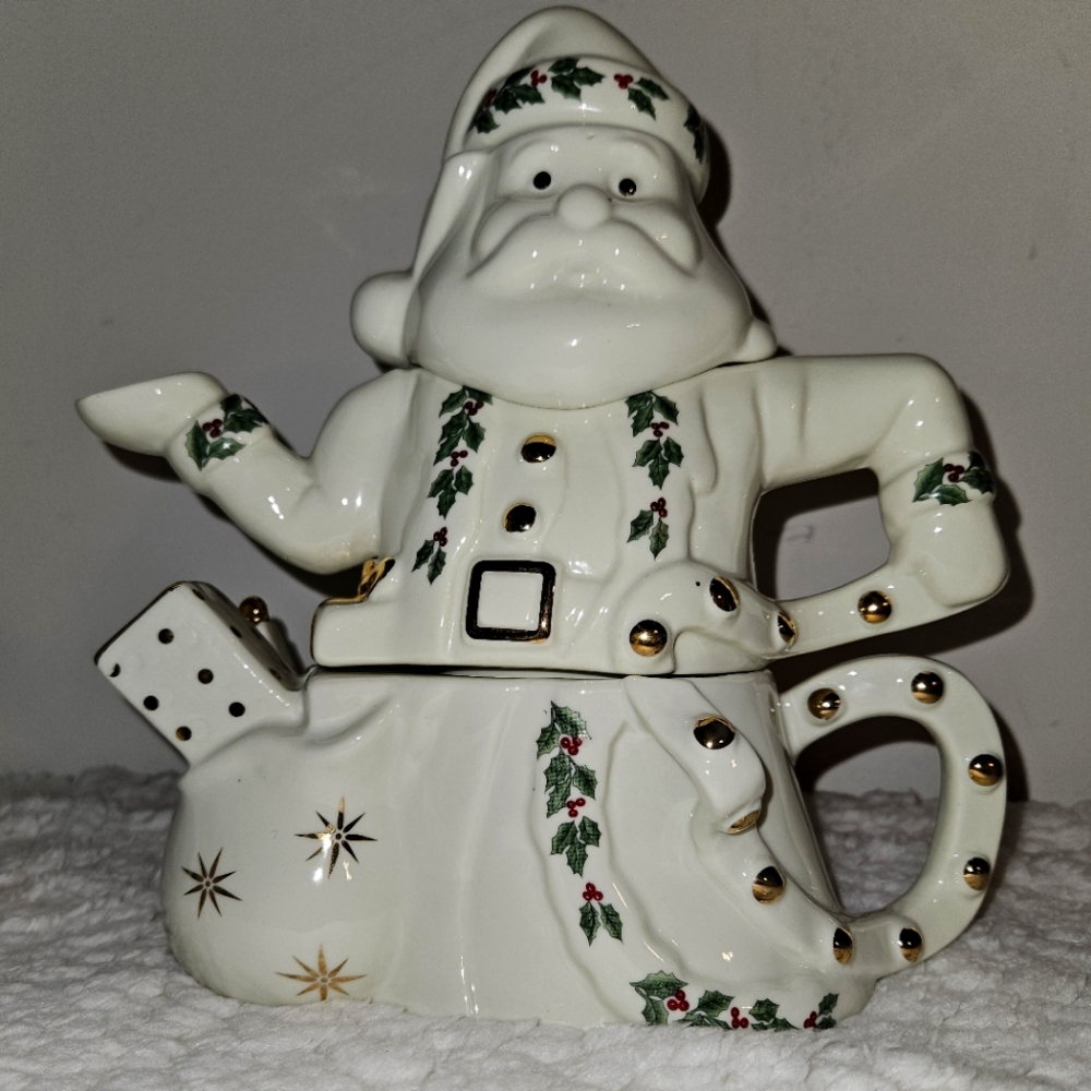 Santa stacking teapot w/sugar & creamer Madison & Max Holly Collection Christmas